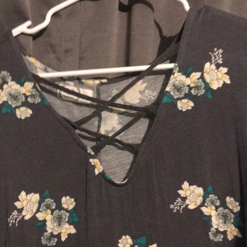 Top - Picture 2 of 3